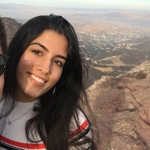 Meet your Posher, Roya